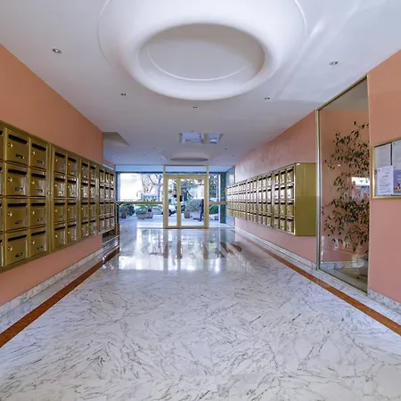 Iliade Furnished Flat Жуан-ле-Пен